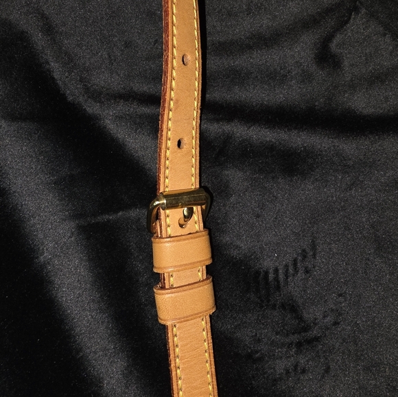 Vintage Pre-loved Louis Vuitton Drouot Monogram Crossbody/Shoulder Bag - Picture 14 of 15